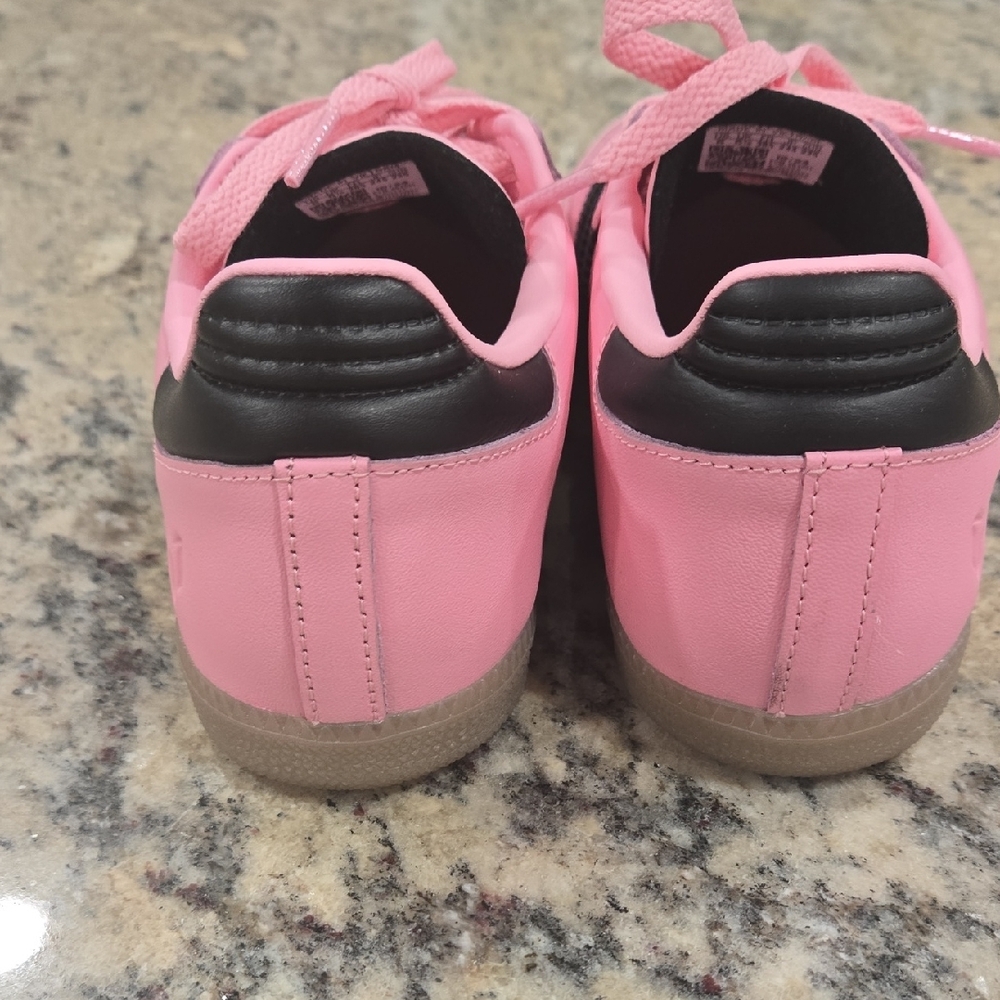 Messi Edition Adidas Pink Samba Sneakers.  Childrens Size 6/Womens Size 8. - Picture 4 of 8
